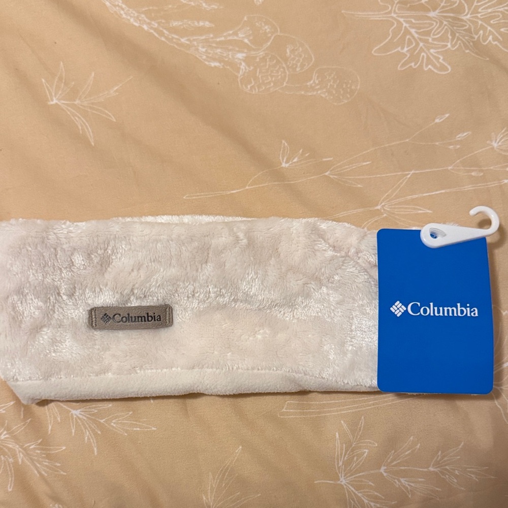 NWT Columbia Soft Cream Fire Side Plush Fleece Headband